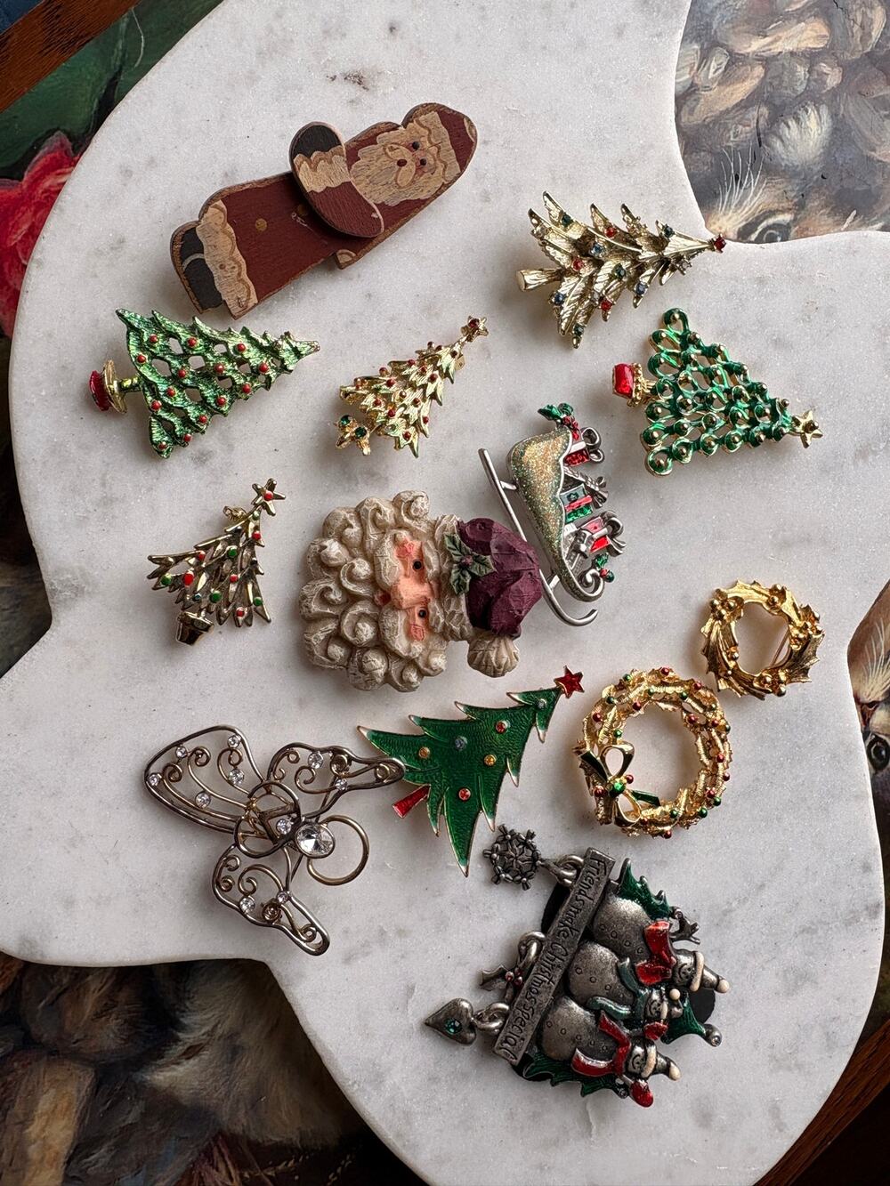 Christmas Brooch Pin Lot of 13 Trees Santa Wreaths Angel Sleigh